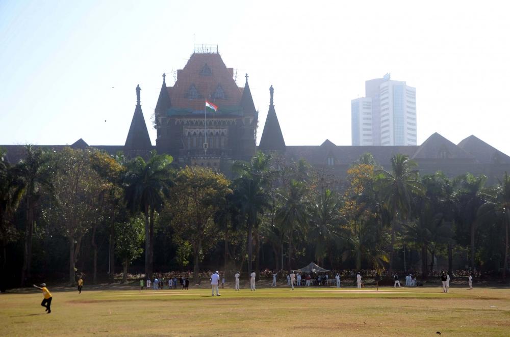 The Weekend Leader - Bombay HC refuses to quash CBIs FIR on Anil Deshmukh